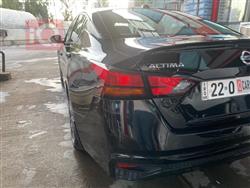 نيسان ألتيما